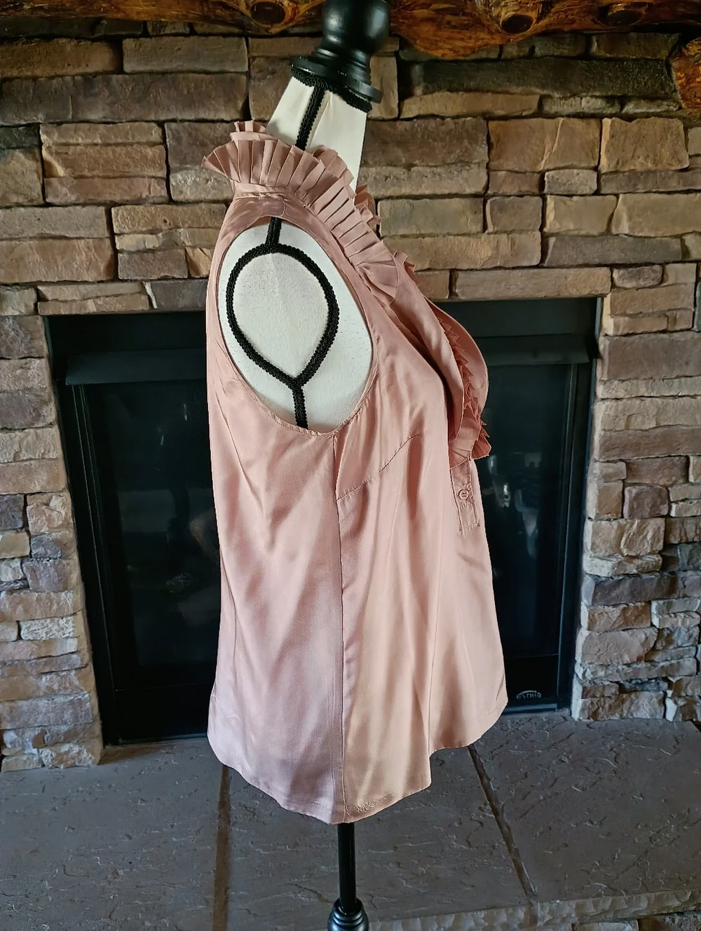 J. Crew 100% Silk Beige Tan Pink Mauve Ruffled Button Sleeveless Top Size 6 - Picture 4 of 16